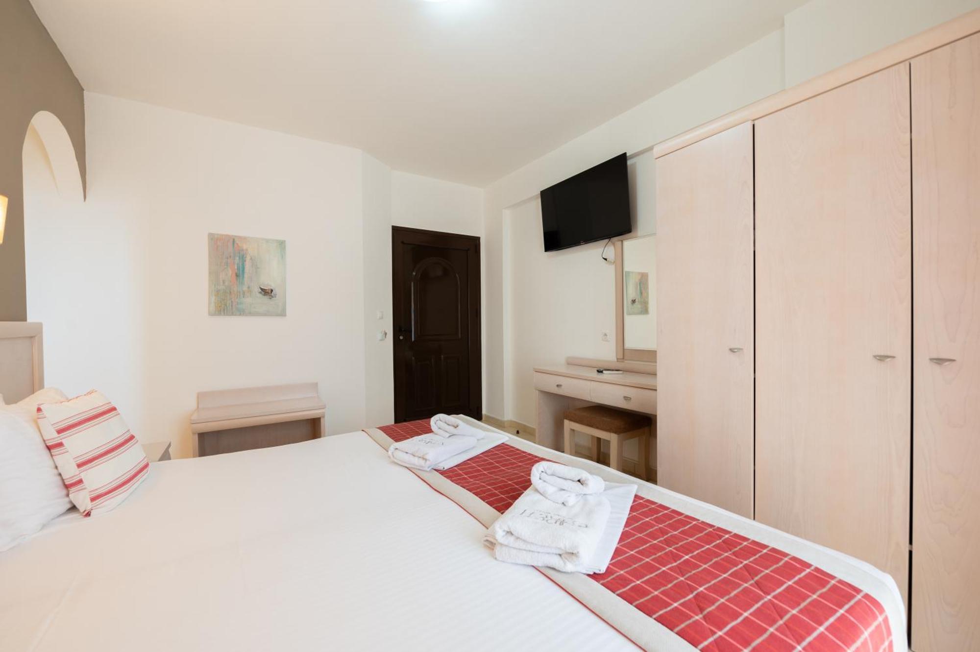 Hotel Areti Neos Marmaras Rom bilde